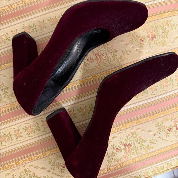 Vero Cuoio Red Elegant Heels - Picture 10 of 11
